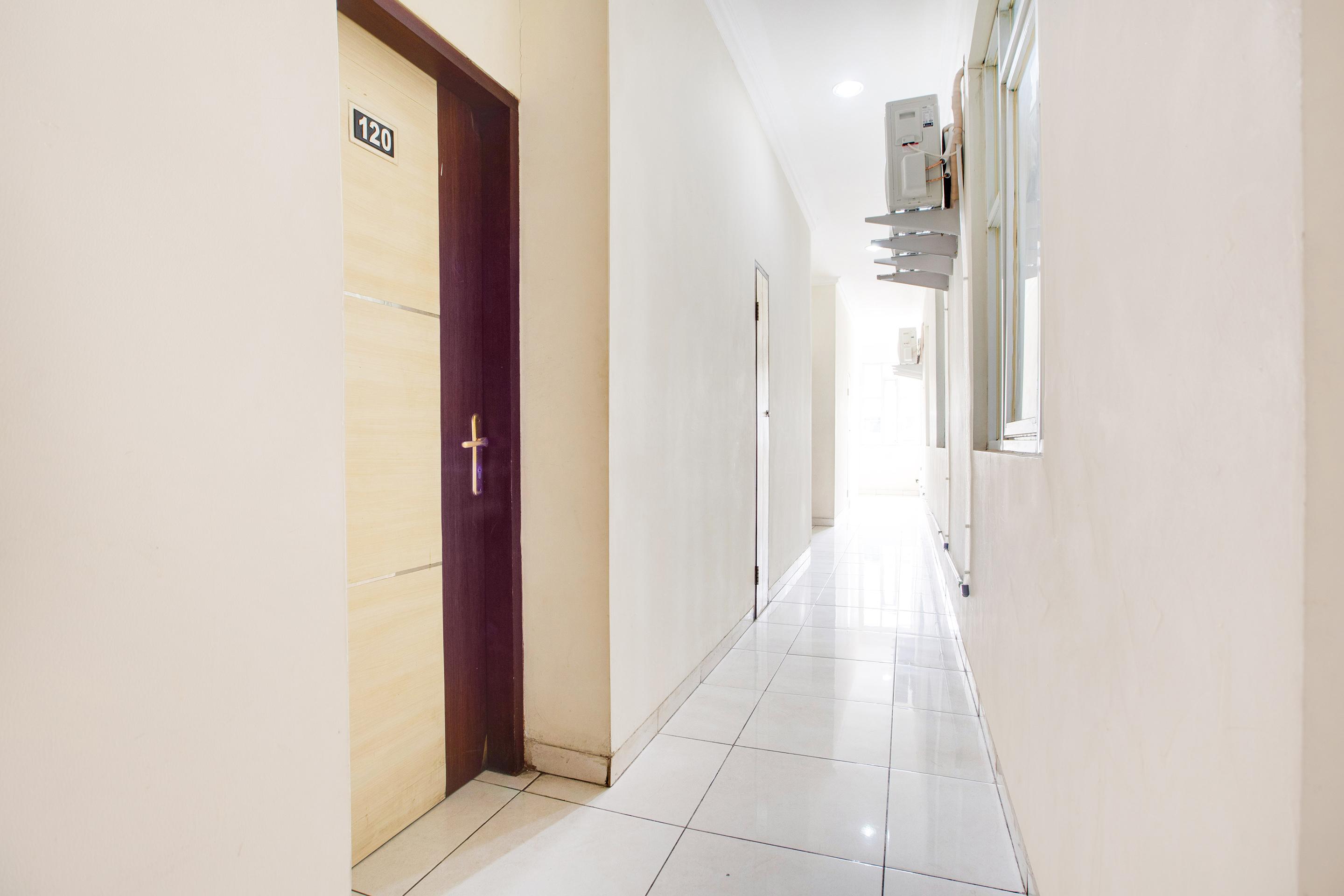 Reddoorz @ Hotel Arimbi Dewi Sartika Baru Bandung Ngoại thất bức ảnh